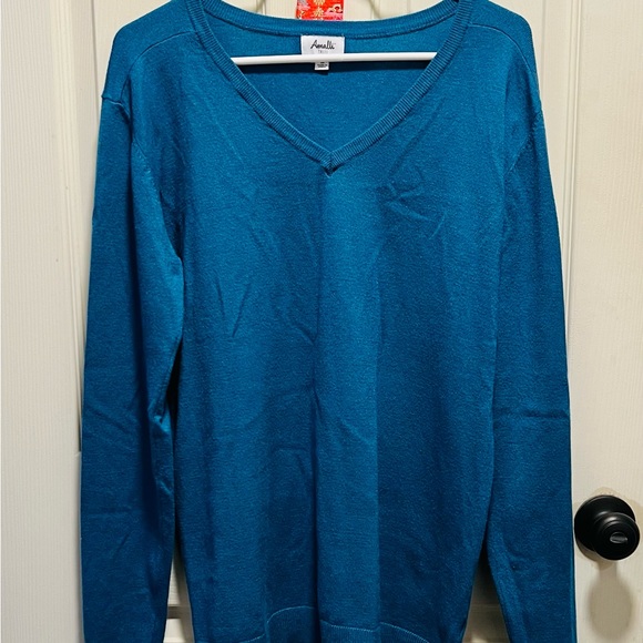 Amalli Talli blue-colored sweater - size medium - Picture 2 of 3
